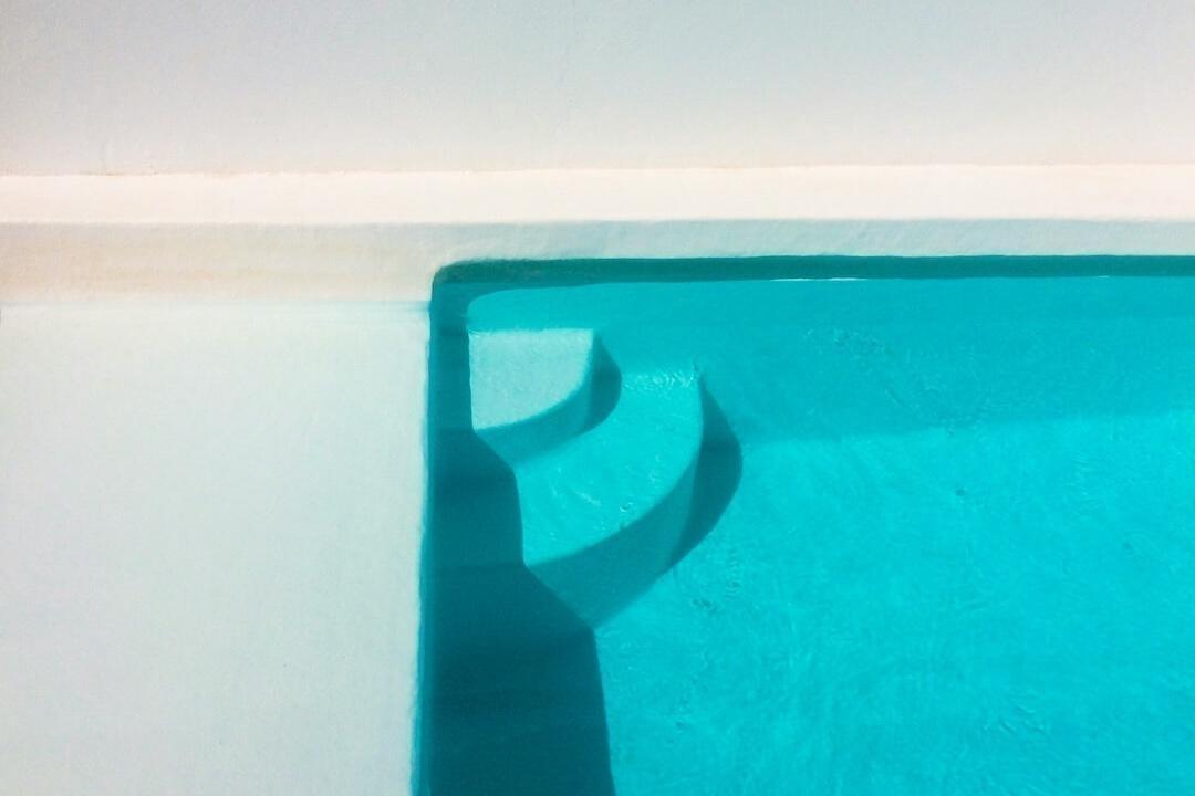 Automatic Pool Covers: Pros and Cons