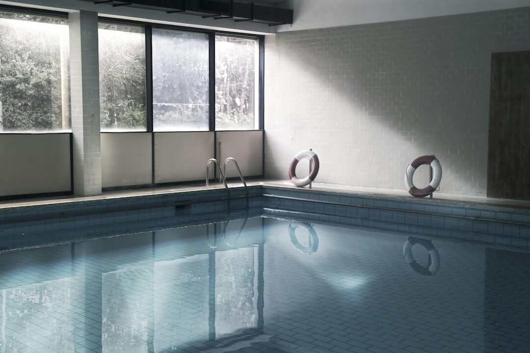 How a UV Pool Sanitization System Works Image